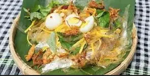 Hình ảnh Bánh Tráng Phơi Sương Trộn Chả Lá + Tóp Mỡ