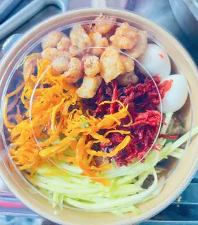 Hình ảnh Bánh tráng trộn full topping