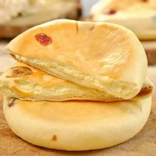 Hình ảnh Creamcheese Cranberry Bun - Bánh Mì Kem Phomai Nam Việt Quất