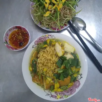 Hình ảnh Mì gói Chả cá