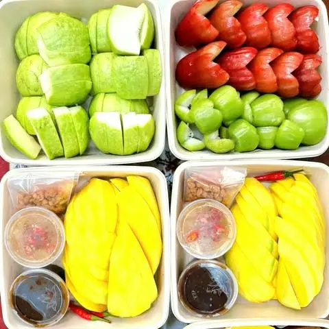 Hình ảnh Ăn vặt Nhi Nhi Quán - Cá Viên Chiên, Xoài Non & Trái Cây Lạnh Mắm Ruốc - Hưng Lân 70N