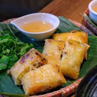 Hình ảnh Nem cua bể