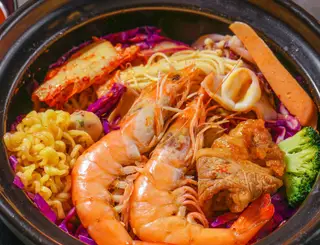 Hình ảnh Mì kim chi hải sản