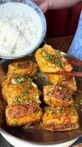 Hình ảnh Cơm đậu hũ nhồi thịt