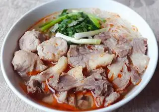 Hình ảnh Bún bò nạm gân chả