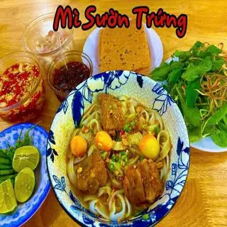 Hình ảnh Mì Quảng sườn trứng