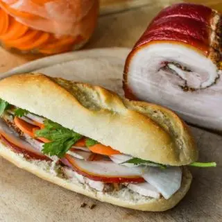 Hình ảnh Bánh mì chả nguội