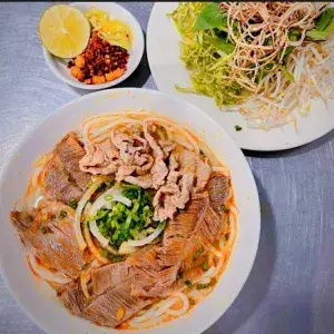 Hình ảnh Combo Bò tái, nạm, chả cua, Coca