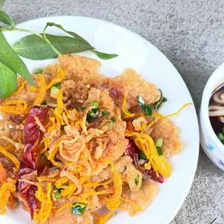 Hình ảnh Cơm cháy khô gà kèm sốt đặc biệt