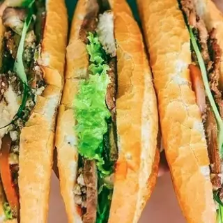 Hình ảnh Bánh mì pate thịt muối