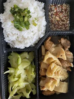 Hình ảnh Cơm thịt kho măng