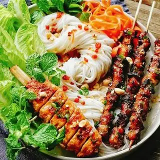 Hình ảnh Bún thịt nướng đặc biệt