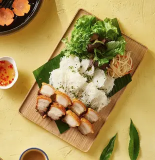 Hình ảnh Bánh hỏi heo quay