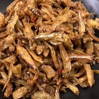 Hình ảnh Ăn Vặt Người Không Chân - Mì Trộn Thập Cẩm & Trứng Cuộn Xúc Xích Đức Lắc Phô Mai - Trần Xuân Soạn