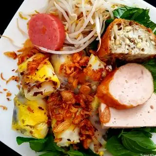 Hình ảnh Bánh cuốn trứng đầy đủ