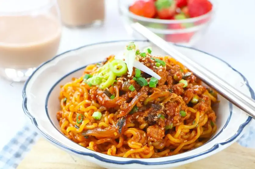 Hình ảnh Mì Trộn Cơm Trộn Bin Bin - Âu Dương Lân