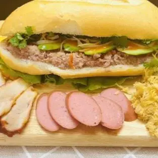 Hình ảnh Bánh mỳ pate trứng