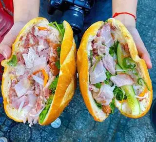 Hình ảnh Bánh mì thịt muối