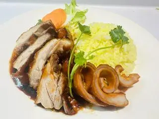 Hình ảnh Cơm vịt quay sốt mật ong - bao tử om nước dừa - V3