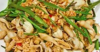 Hình ảnh Ốc móng tay xào mì