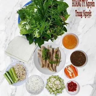 Hình ảnh Tai heo cuốn bánh tráng - phần 2 người
