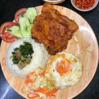 Hình ảnh Cơm Sườn Ốp La