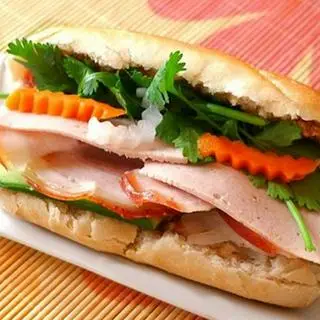 Hình ảnh Bánh mì thịt chả