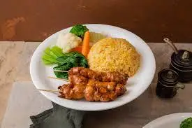 Hình ảnh Cơm đảo gà chiên giòn