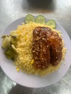Hình ảnh Cơm gà má đùi