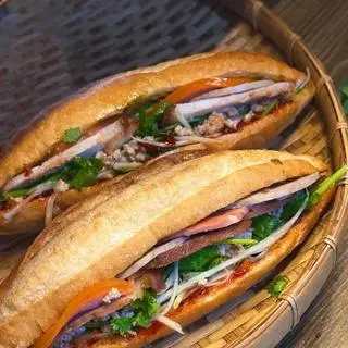 Hình ảnh Bánh mì Hội An đặc biệt