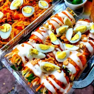 Hình ảnh Bánh tráng cuốn bơ sốt vừa