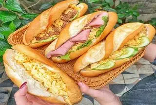 Hình ảnh Bánh mì pate trứng