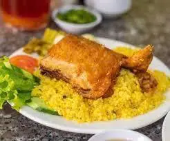 Hình ảnh Cơm Gà Xối Mỡ Đùi Góc 4 Nhỏ