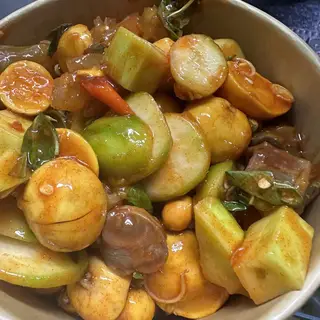 Hình ảnh Gân bò mix trứng non sốt Thái