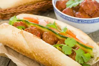 Hình ảnh Bánh mì xíu mại