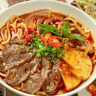 Hình ảnh Bún bò nạm - bắp bò