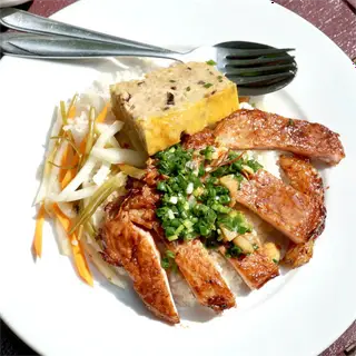 Hình ảnh Cơm tấm sườn chả