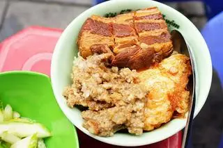 Hình ảnh Xôi thịt kho trứng ốp