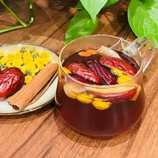 Hình ảnh Trà thảo mộc cúc tiến vua mật ong - nóng