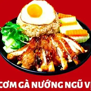 Hình ảnh Cơm Gà Nướng Ngũ Vị - Trứng Ốp