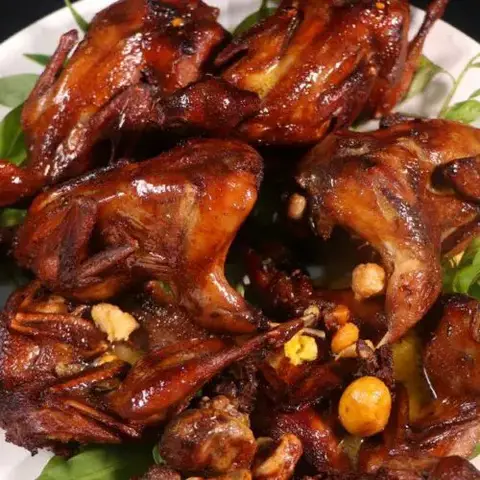 Hình ảnh Cút Chiên Bơ - Cá Viên Chiên Chị Nhím - Bùi Văn Ba