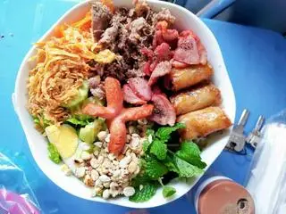 Hình ảnh Bún trộn thập cẩm