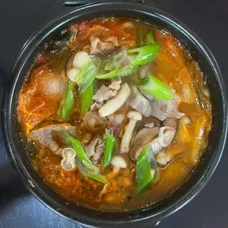 Hình ảnh Canh kim chi bò Mỹ