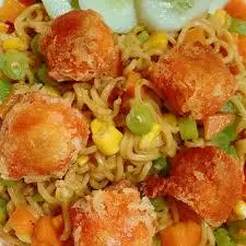 Hình ảnh Mì trộn viên hải sản phomai