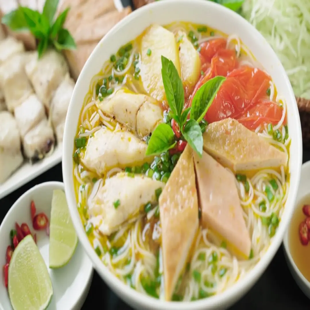 Hình ảnh Mì Quảng & Hủ Tiếu Cô Xuyến - Trần Quang Long