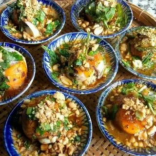 Hình ảnh Hột vịt lộn nướng muối ớt