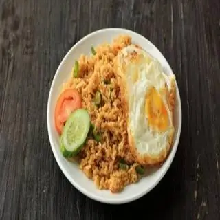 Hình ảnh Cơm rang tỏi - trứng ốp la