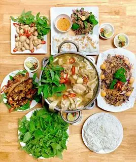 Hình ảnh Lẩu Gà Ta Cô Út 