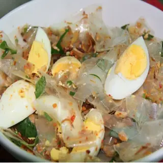 Hình ảnh Bánh tráng dẻo trộn trứng gà