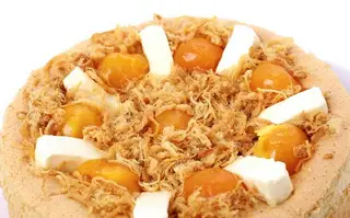 Hình ảnh Bông lan trứng muối sốt bơ phô mai viên truyền thống